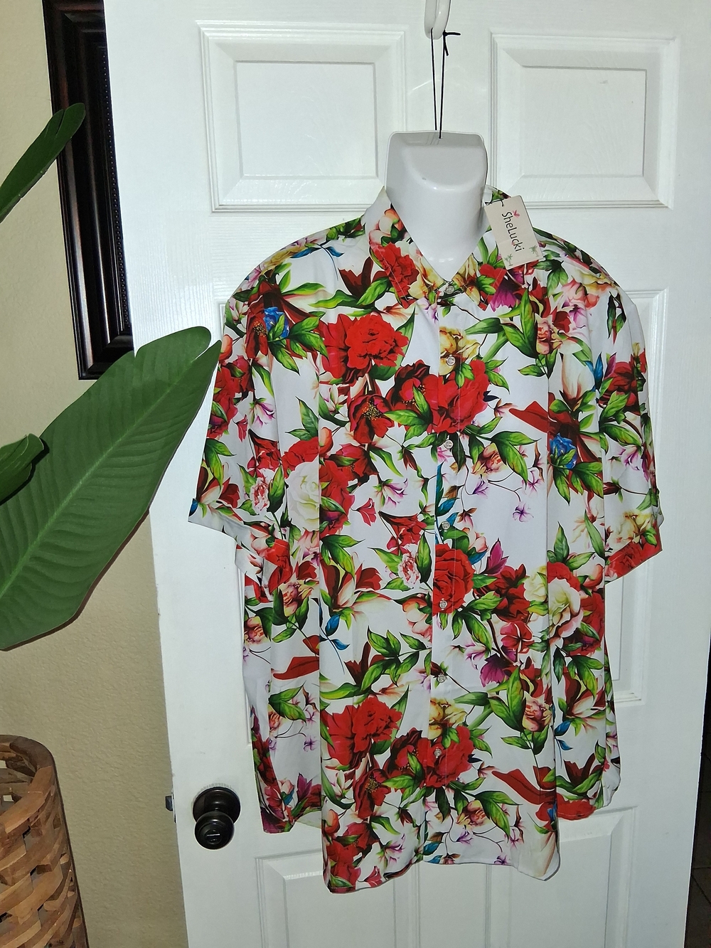 NWT SheLucki Men's Floral Hawaiian Shirt Short Sleeve Button Down White Red